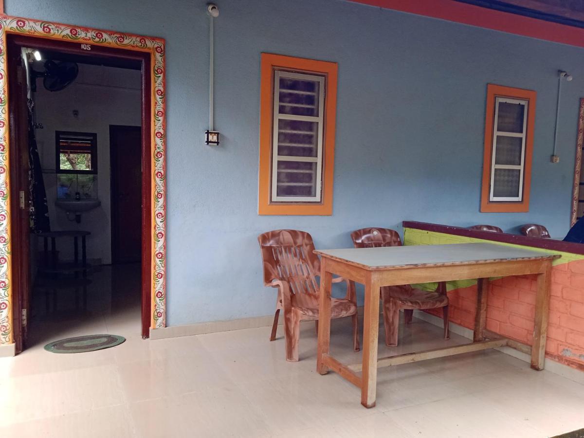Gundappa Cafe Gokarna Kudle Beach Exterior foto