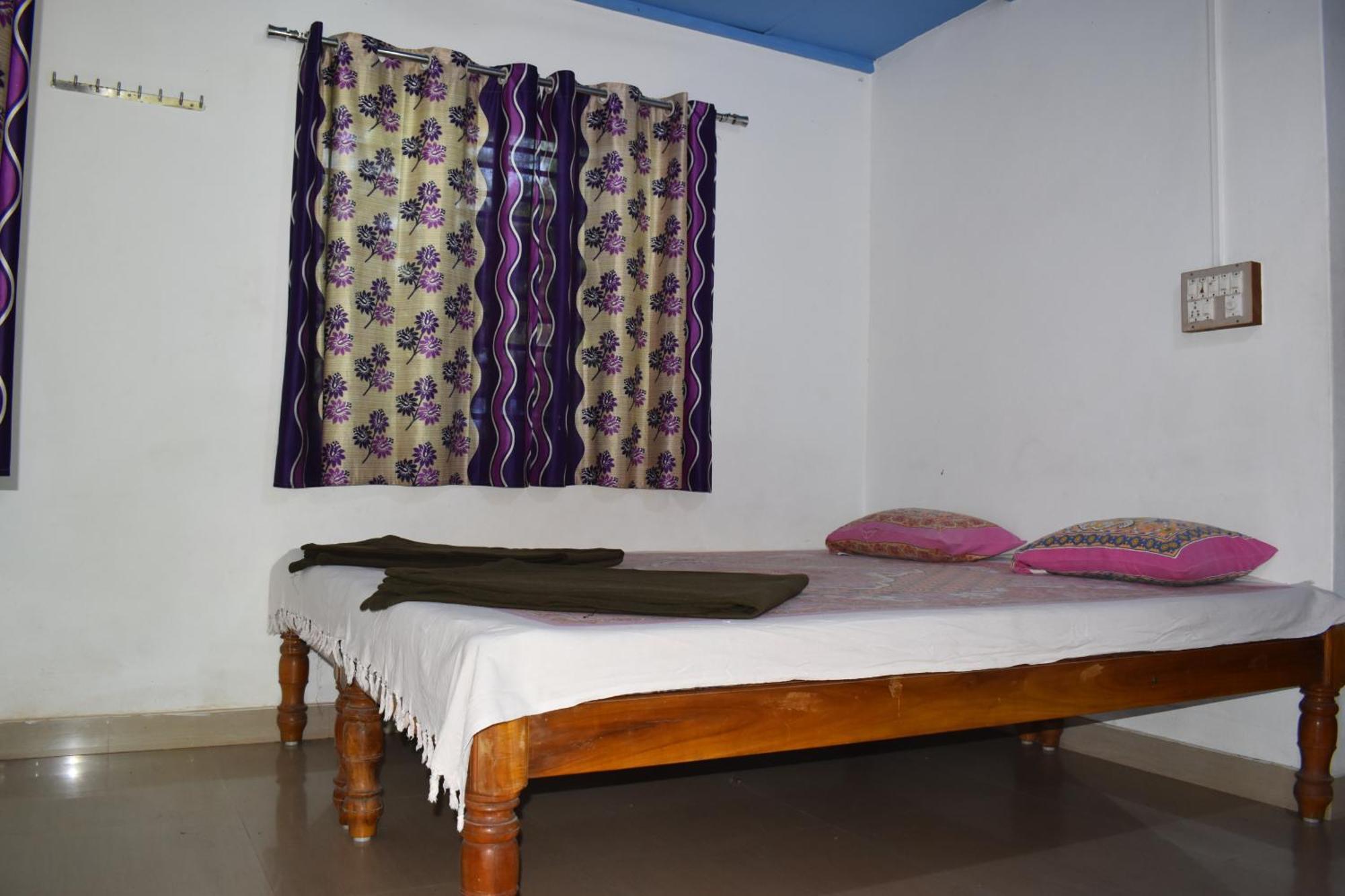 Gundappa Cafe Gokarna Kudle Beach Exterior foto
